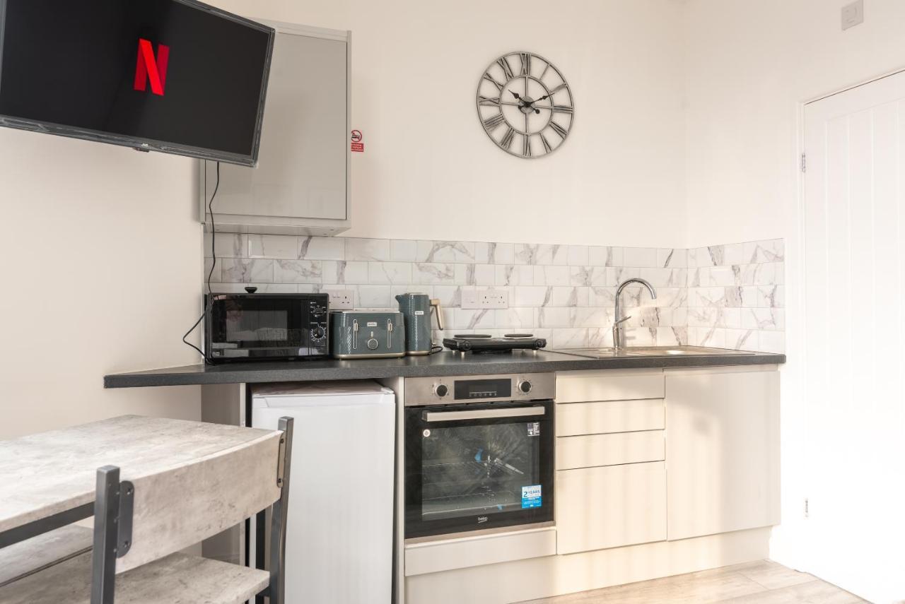 Exquisite Cardiff Apartments- With Garden Lounge & Games Room Dış mekan fotoğraf