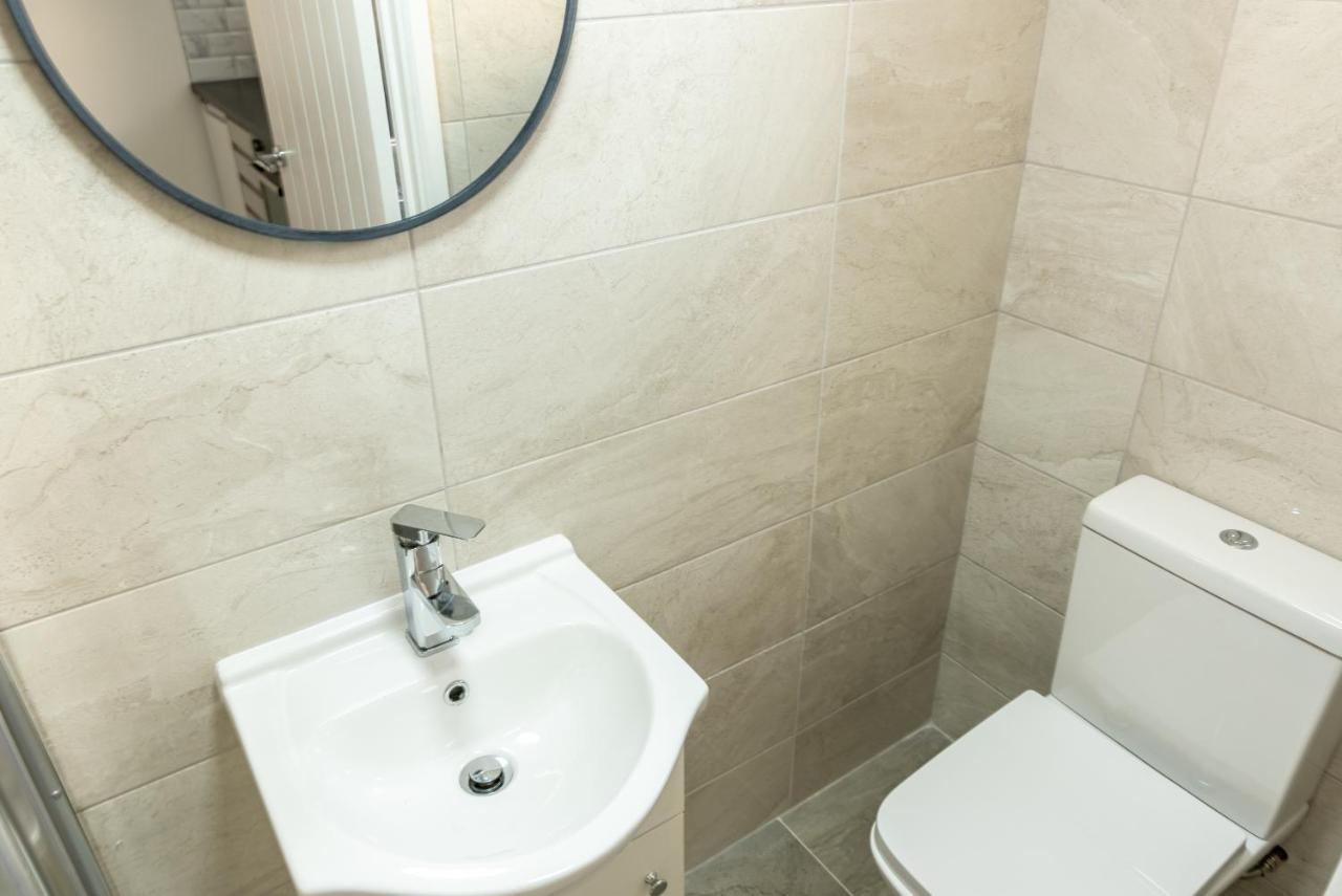 Exquisite Cardiff Apartments- With Garden Lounge & Games Room Dış mekan fotoğraf