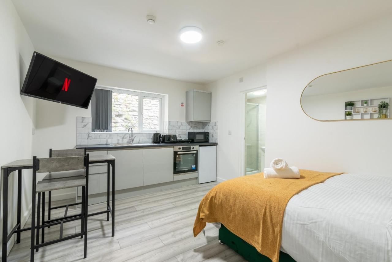 Exquisite Cardiff Apartments- With Garden Lounge & Games Room Dış mekan fotoğraf