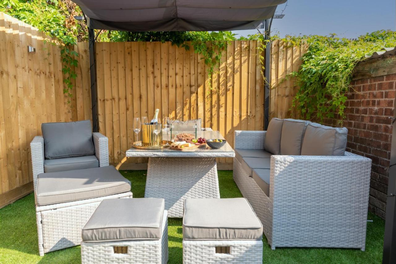 Exquisite Cardiff Apartments- With Garden Lounge & Games Room Dış mekan fotoğraf