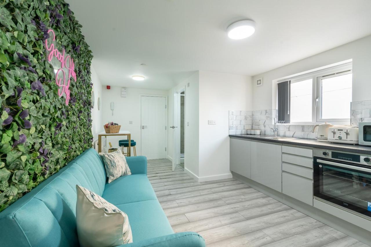Exquisite Cardiff Apartments- With Garden Lounge & Games Room Dış mekan fotoğraf